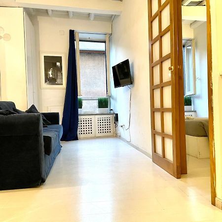 Colosseo 13 Boutique Apartment Roma Esterno foto